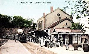 MOSTAGANEM - GARE - ARRIVEE D'UN TRAIN